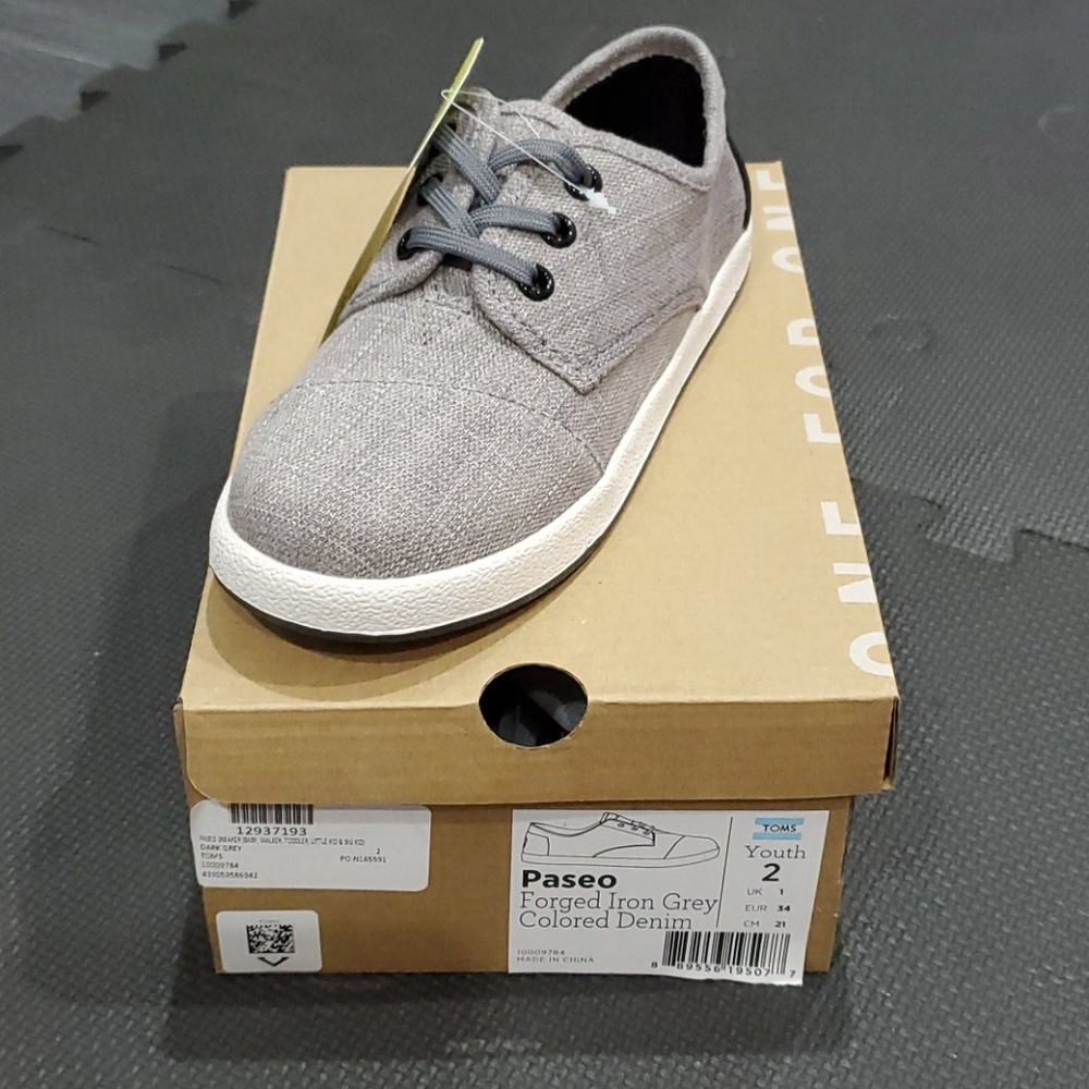 BNIB Toms Paseo Forged Iron Grey Youth 2